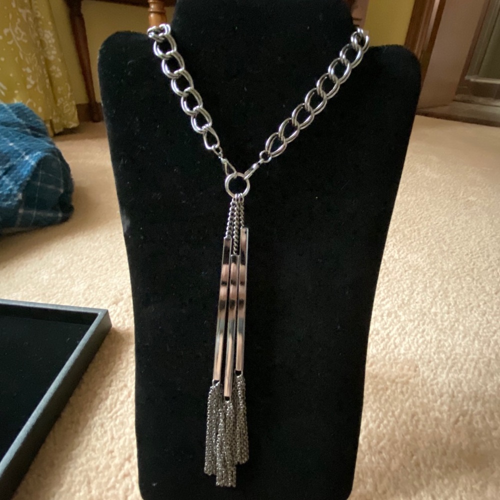 NWT premier designs necklace